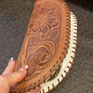 New Vintage National Cowboy Hall of Fame Hand Tooled Leather Floral Zipper P…